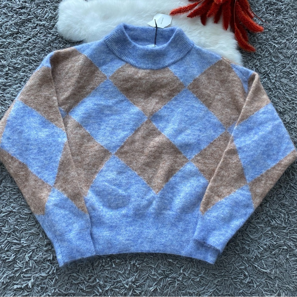 Zara Blue and Brown Argyle Sweater - Picture 2 of 7